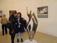 Trau Ma (rechts) bei der Vernissage
